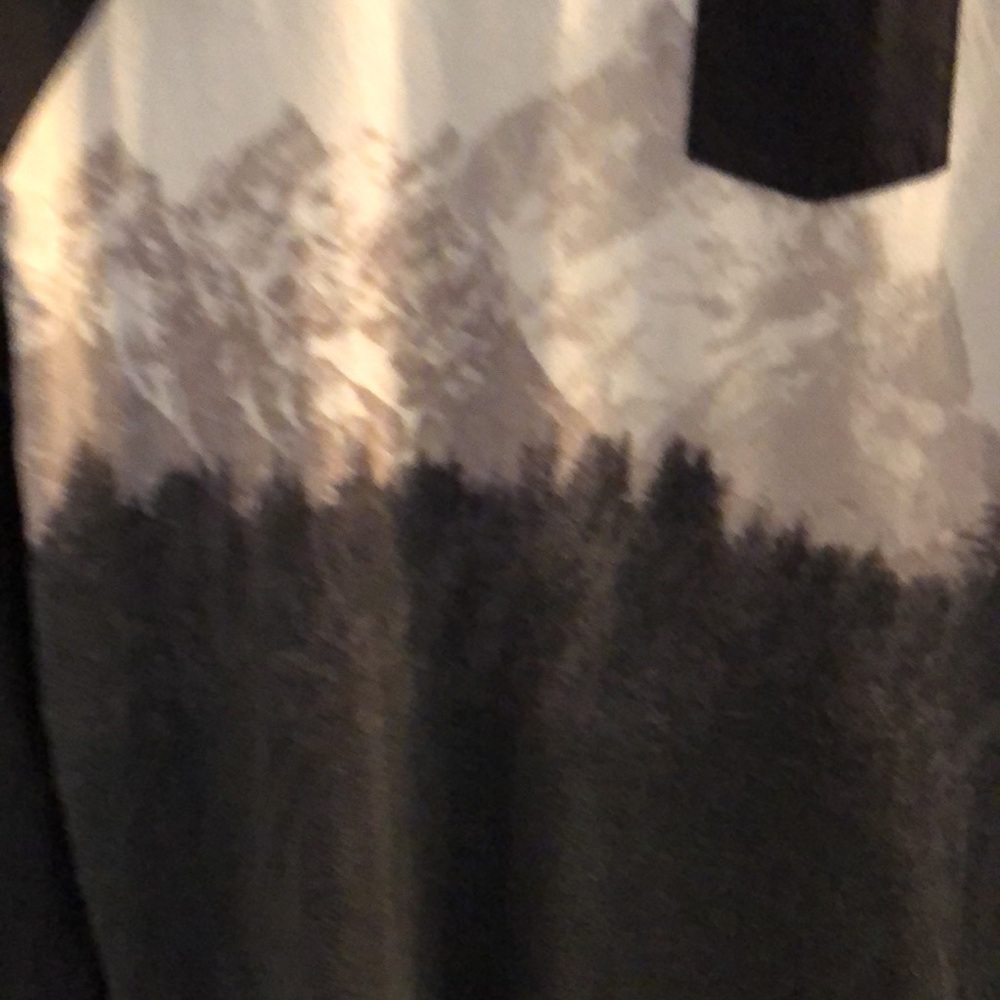 A&F long sleeve t shirt - Picture 4 of 5